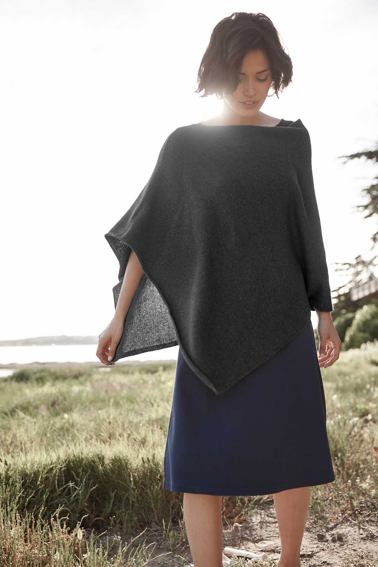 Essential Poncho - Indigenous